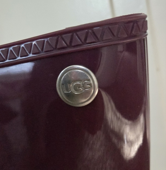 UGG Women's Shaye Rain Boot Maroon Burgundy Purple EUC Size 7 - Picture 2 of 9